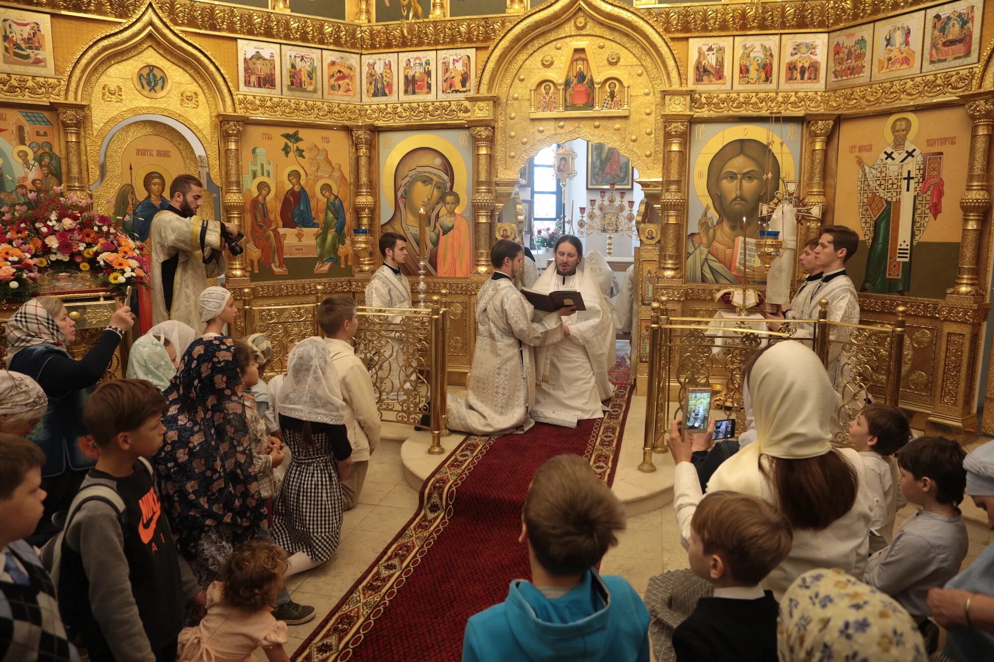 Храм в Никулино Подольского района. Храм в Никулино Истринский район. Село Никулино Истринский район Никольский храм. Никольский храм села Луцино. Москва никольское расписание