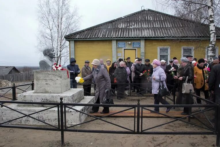 Погода айкино усть вымский район на 10. Село Айкино Усть-Вымский район. Айкино Республика Коми. Памятник с. Айкино Усть Вымский район. Музей села Айкино.