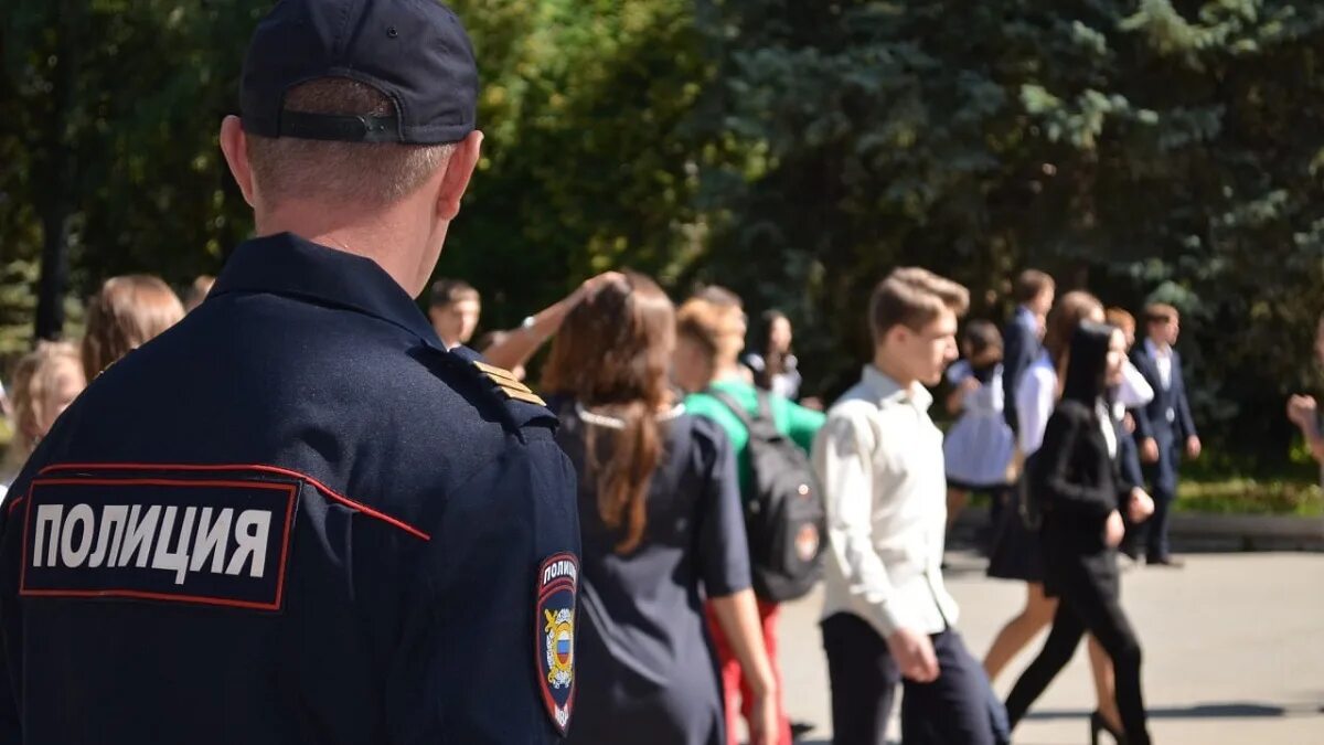 Обеспечение охраны правопорядка функция. Полиция фото. Фотосессия полиция. Фото полицейского. Охрана правопорядка.