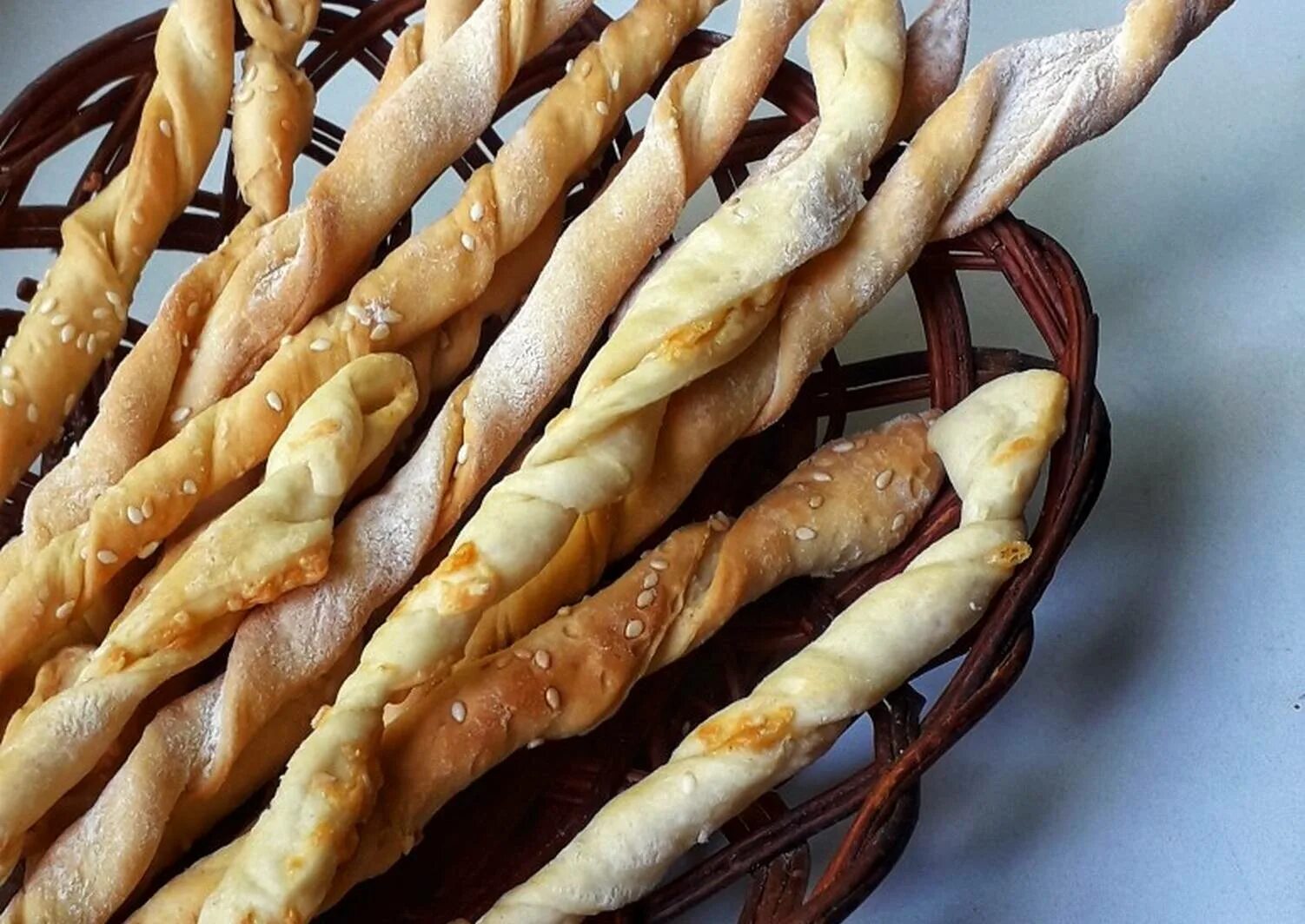 Рецепт палочек из теста. Итальянские палочки гриссини. Хлебные палочки гриссини. Итальянские хлебные палочки гриссини. Гриссини сладкие.