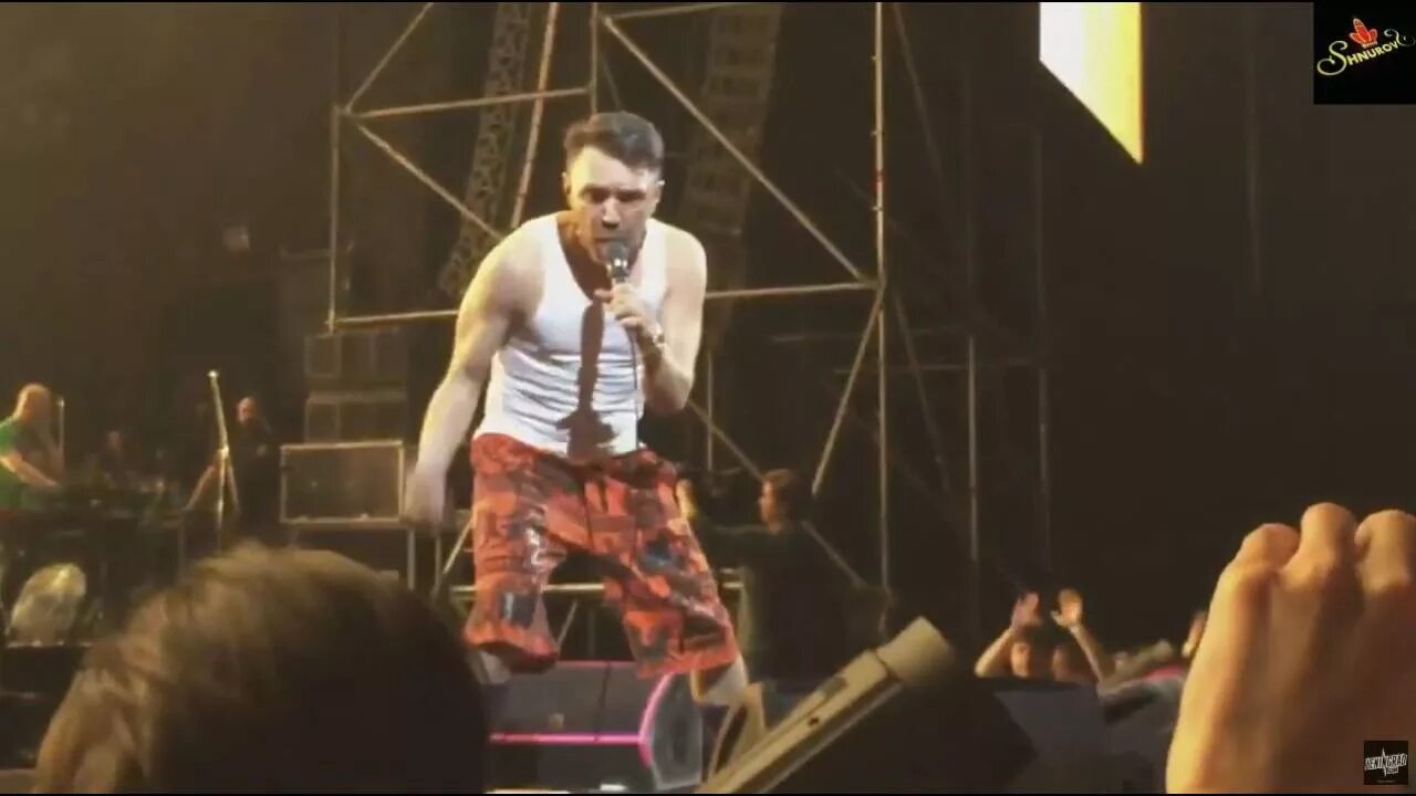 слушать песню придурок