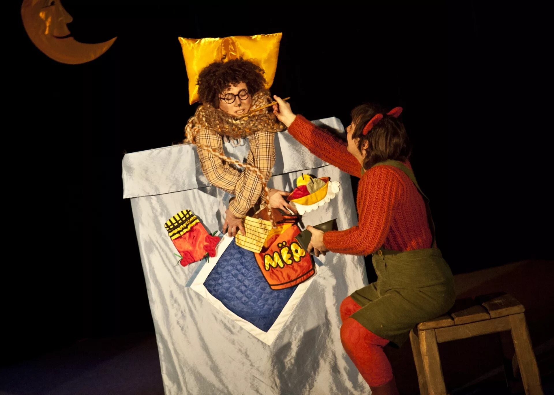 Тульский театр кукол спектакль медведь. Ежик в тумане медведь. Спектакли спб. Спектакль про ежика и медвежонка. Театр драматических импровизаций.