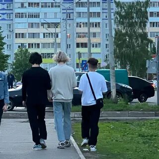 Около семи часов вечера некоторые гости хотели