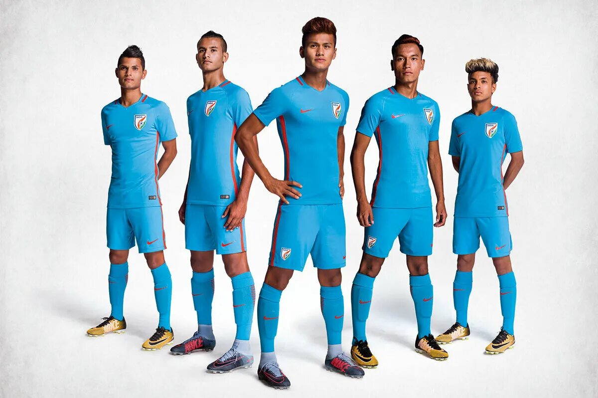 Тренды футбол. Nike Football Kit. Футбольная форма Nike nerazzurri. Футбольная форма Nike 2023. Самая красивая футбольная форма.