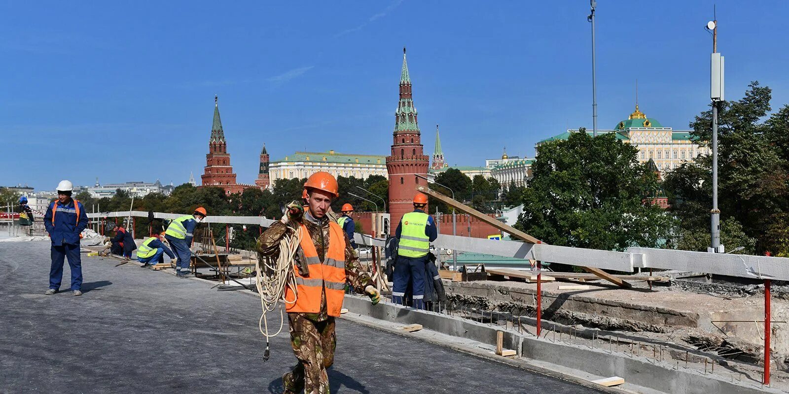 Включи большой московский. Большой каменный мост. Каменный мост в Москве. Мостовик мост в Москве. Год возведения большого каменного моста.