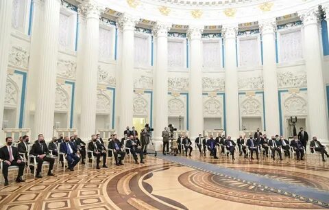 С ее представителями