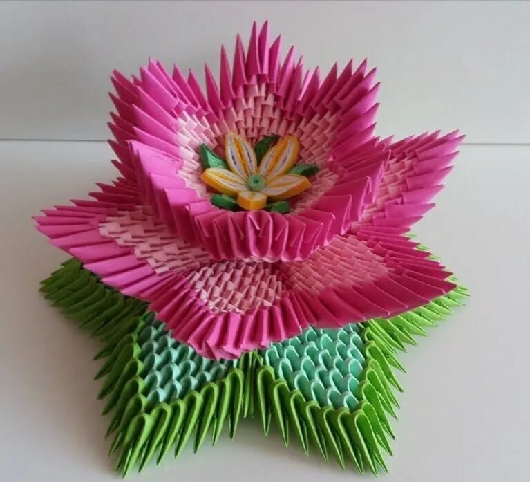 Цветы оригами Лотус. Оригами модульный Лотус. Модульное оригами цветы Лотос. Цветы из треугольных модулей.