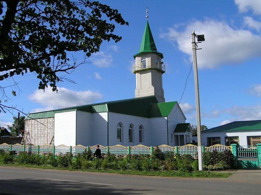 Мечеть в каком самом северном городе находится. Мечеть нур агрыз. агрыз мечеть медресе. мечети города агрыз. г.агрыз (агрызский район.