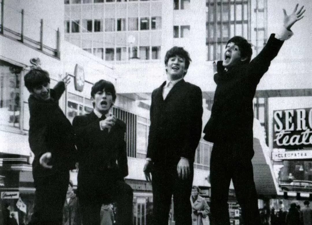 Первый альбом битлз. Пятый битлз. ботинки битлз. in my life the beatles.