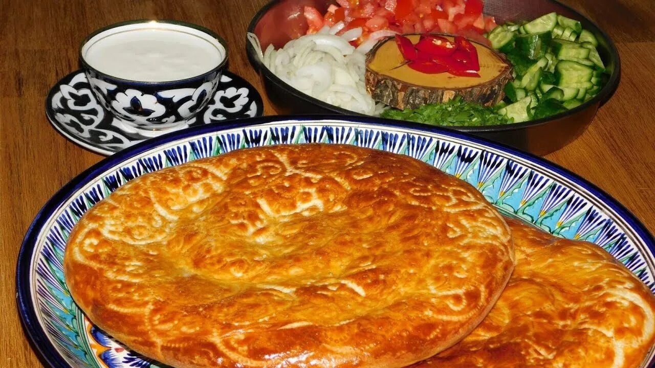 Таджикское национальное блюдо курутоб. Кухня Таджикистана курутоб. Курутоб блюдо таджикской кухни. Шакароб курутоб. Таджикский курутоб