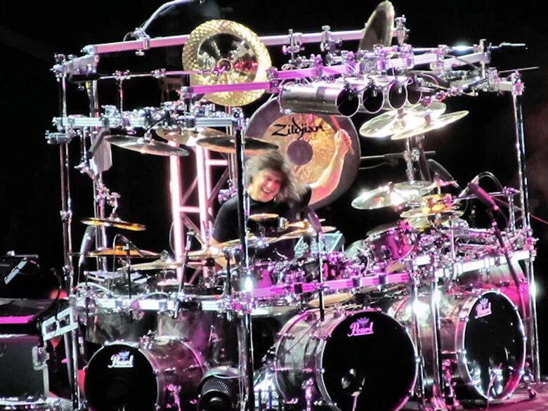 Mike drum kit. Mike Mangini Drum Set. Dream Theater барабанщик. Mike Mangini Dream Theater 2022. Майк Манджини установка.