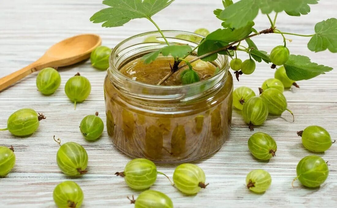 Царское варенье из крыжовника с вишневыми листьями. Варенье из крыжовника с какими ягодами сочетается. Крыжовник изумрудное варенье из крыжовника. Варенье из крыжовника целыми ягодами рецепты. Царское варенье из крыжовника.
