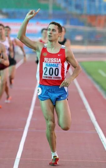 Юрий борзаковский олимпийский чемпион биография личная жизнь Yuriy Borzakovskiy of Russia celebrates after winning the men's 800 meter Final