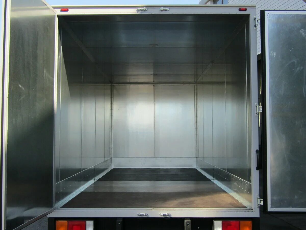 изотермический фургон новый. исузу нмр 85. держатель арки заднего колеса хендай hd 78 изотермический фургон. Ford transit 2019 фургон. камаз 43082 компас 12.