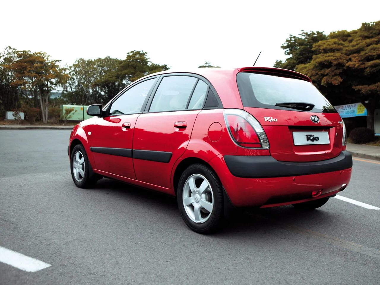 Kia Rio II хэтчбек (2005-2011). Kia Rio 2005 хэтчбек. Kia Rio II хэтчбек 2009. Kia Rio Hatchback 2005.