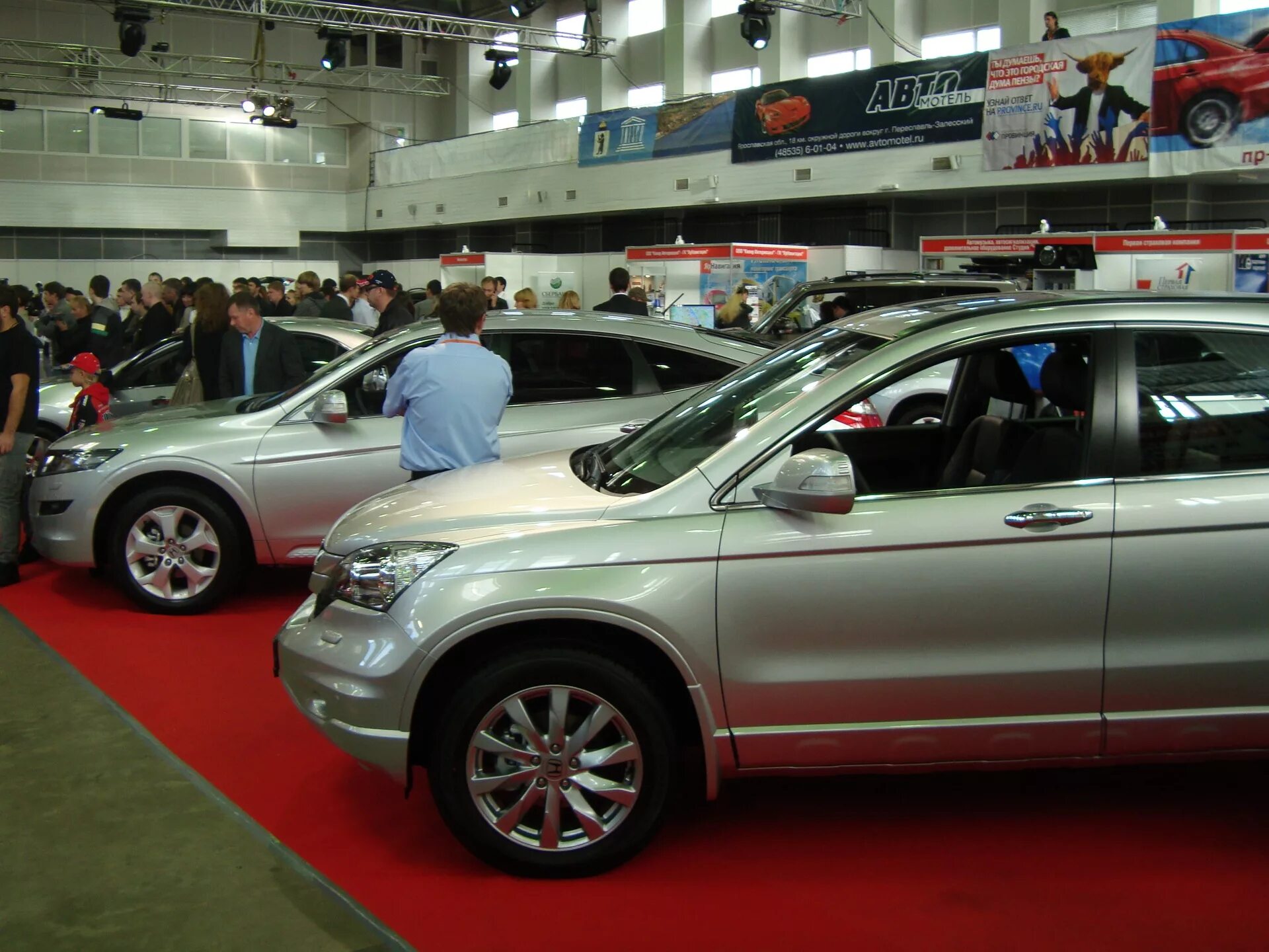 Полный привод автосалон. Автосалон драйв. Когда в автосалонах самые большие скидки. В каких автосалонах самые большие скидки в Казани.