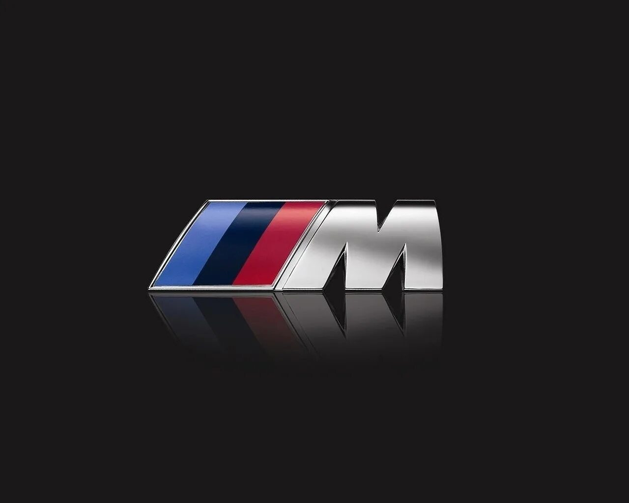 Bmw m power. M Power BMW Performance. BMW M Power logotip. BMW M Power значок. БМВ м5 на айфон.