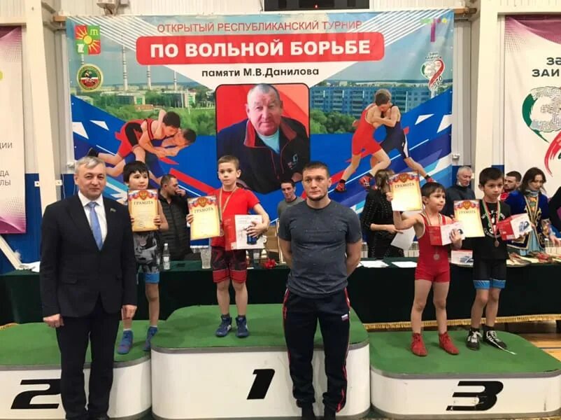 Вольная борьба девушки. Вольная борьба дагестан. Заинск вольная борьба. Японский вольная борьба победитель. 2023.