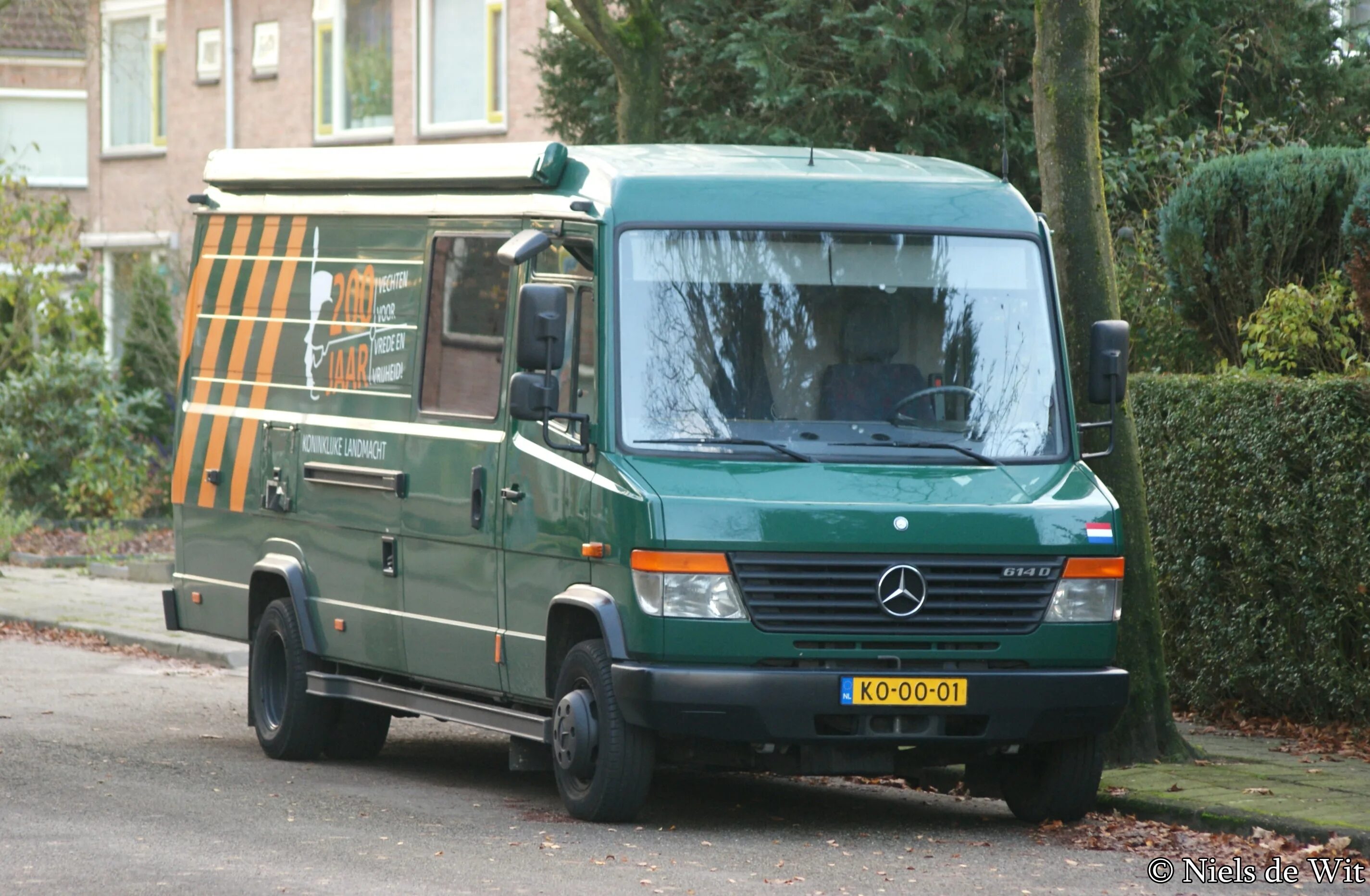 Автобус мерседес-бенц варио 614d. Mercedes benz vario 1996. Мерседес варио 614d. Мерседес варио 614d. Мерседес бенц 614 д.