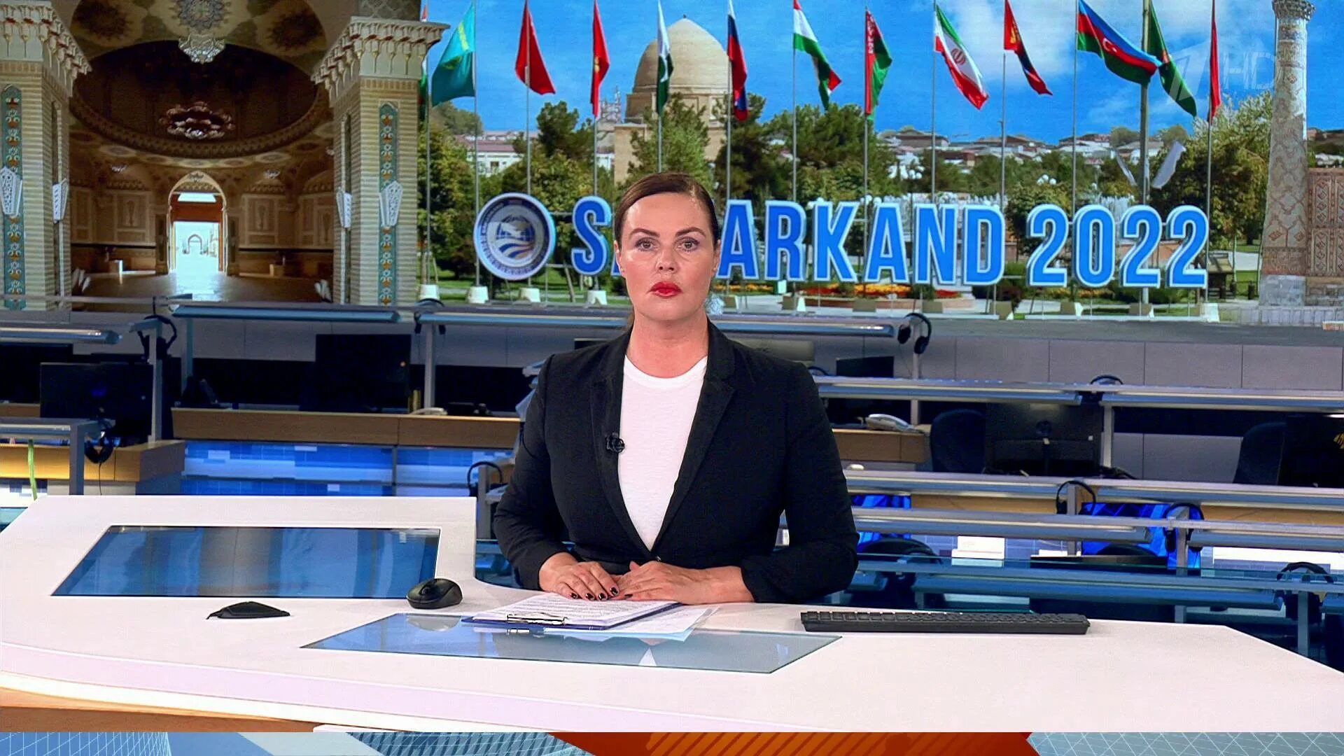Новости 1 канал записи. Студия новостей 1 канала. Выпуск новостей. Первый канал 2019. Российские международные телеканалы.