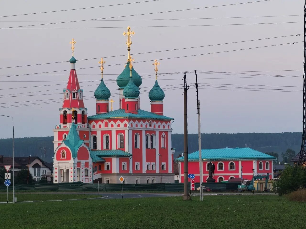 Болотное кемерово. Храм Архангела Михаила Кемерово. Храм Архистратига Михаила Кемерово. Храм в Сухово Кемерово. Церковь Михаила Архангела, деревня Сухово.