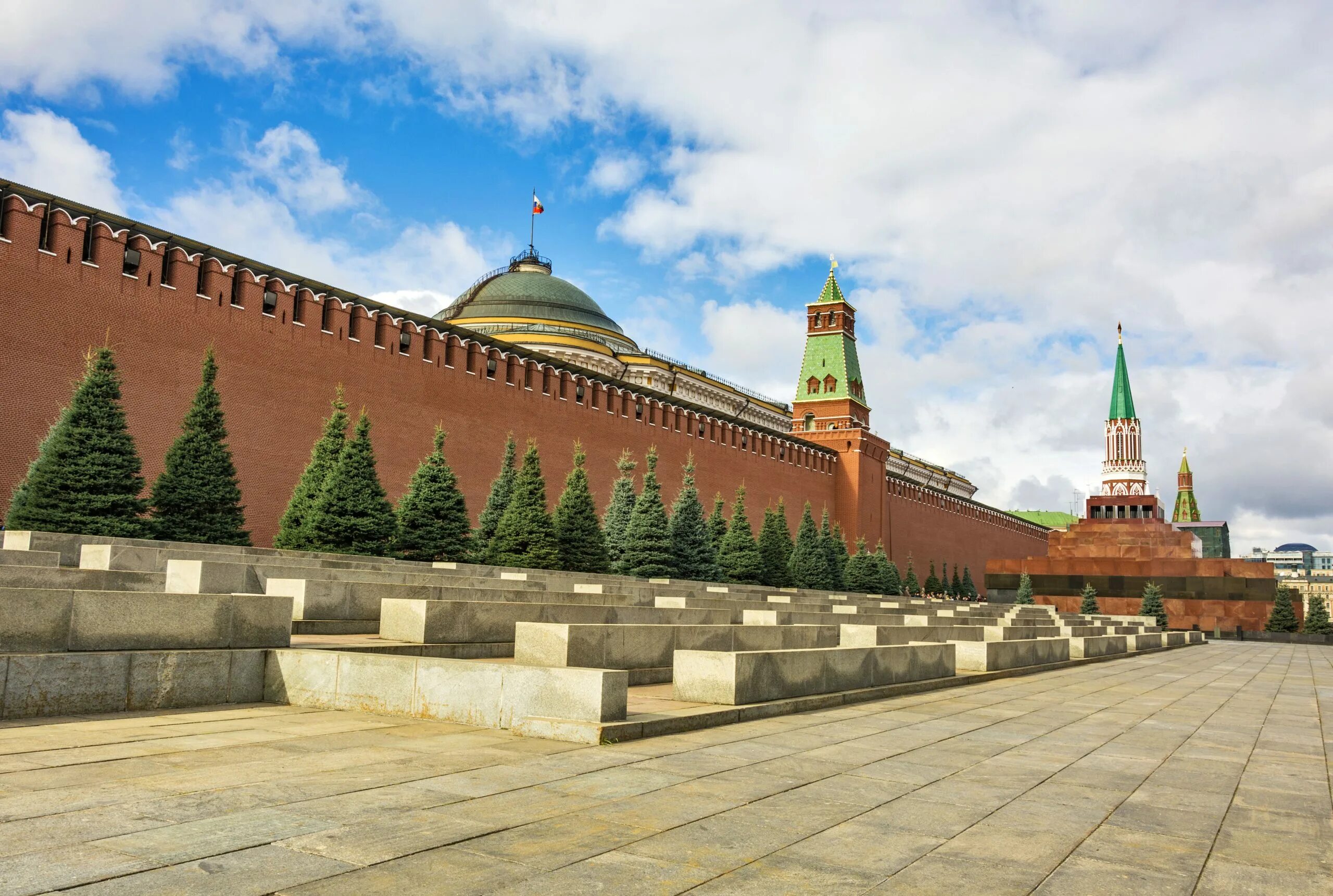 Кремлевские ленин. Москва красная площадь 9 мавзолей в и Ленина. Мавзолей и Кремлевская стена. Стена мавзолей Кремль Москва. Кремль Москва мавзолей Ленина.