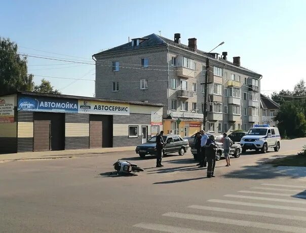 25 новозыбкове. 25 новозыбкове. Площадь города новозыбкова. Здание банка новозыбков. 25 новозыбкове.