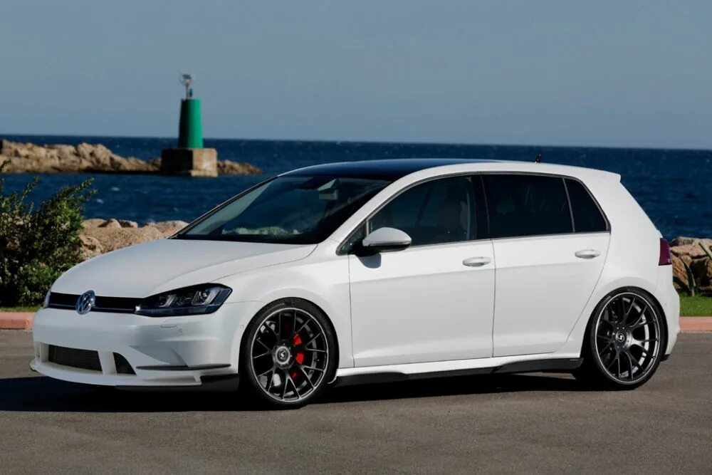 Гольф мк7 GTI. Гольф 7 ГТИ. VW Golf 7 GTI белый. Диски Golf 7 GTI. Купить гольф колесо