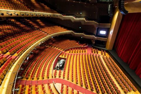 Performing arts cinema