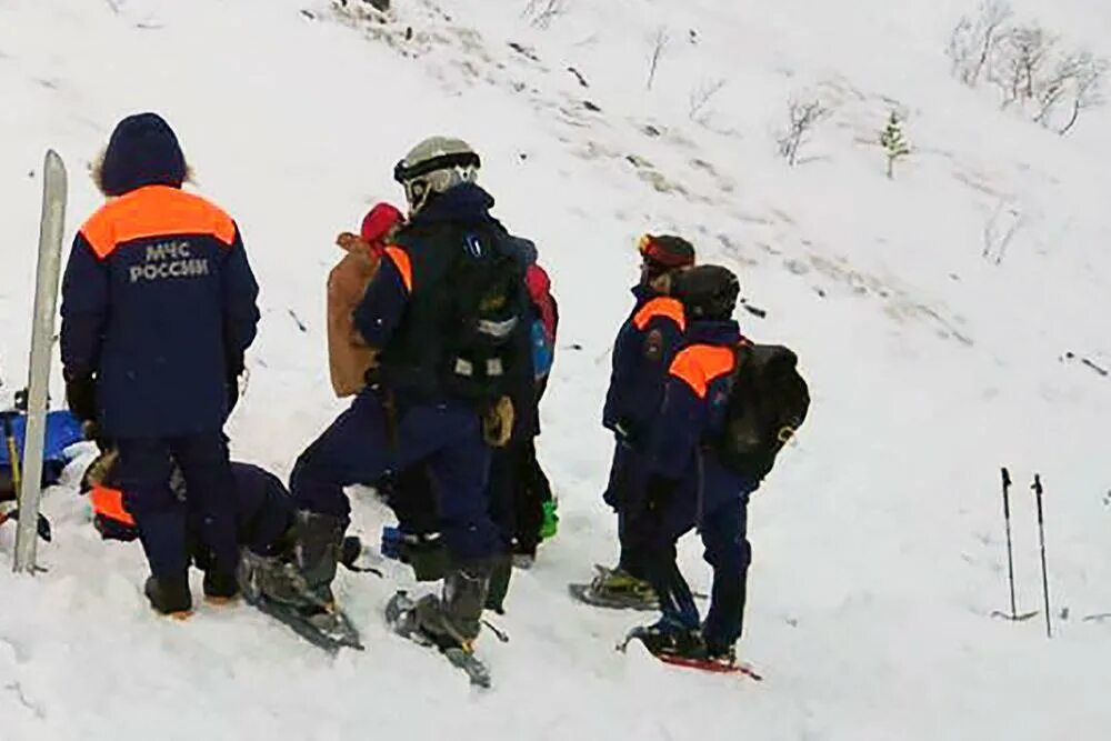 Трагедия в хибинах. Трагедия в хибинах 2021. За победу спасательная операция россия. Лавина в хибинах 2021. Гора маннепахк хибины.