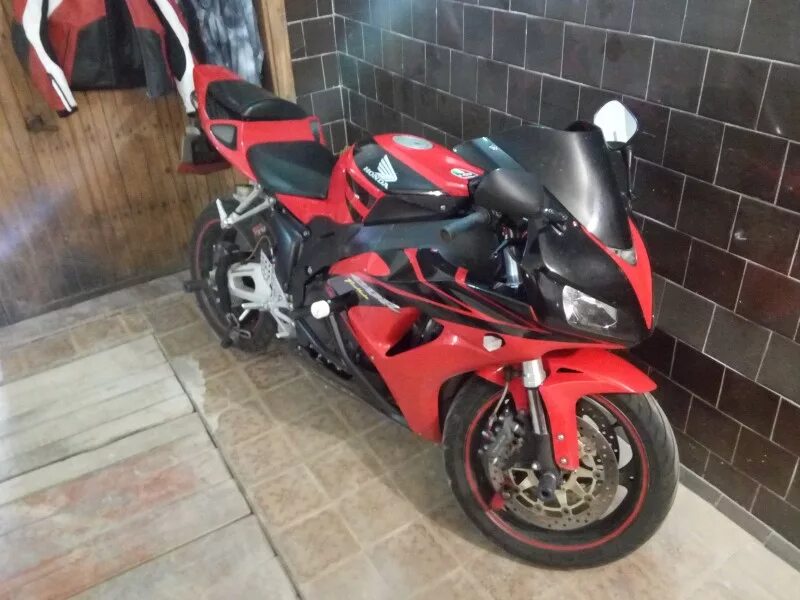 Honda r1 мотоцикл. Yamaha r1 2004. Yamaha r1 1000. Спортбайк бу авито. Спортбайк бу авито.