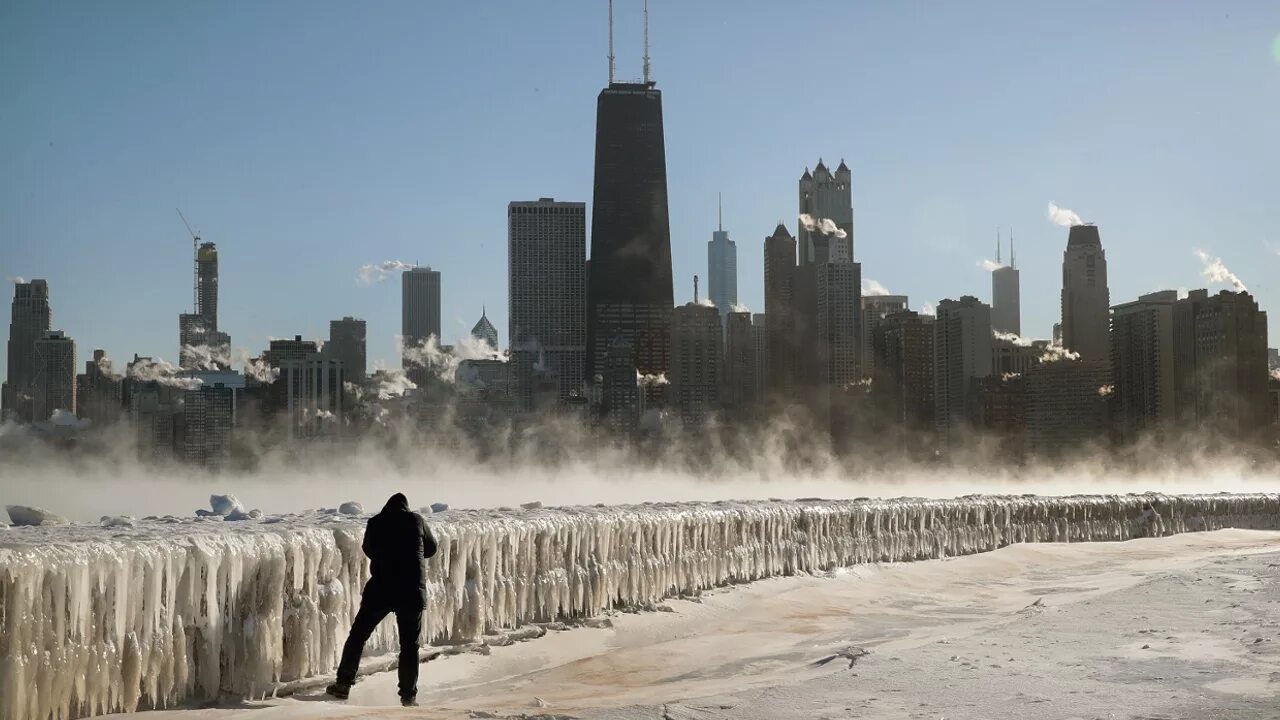 Америка где холодно. Замерзший город. Уткиагвик аляска. Маяк св иосифа мичиган. Самое холодный город в мичигане.