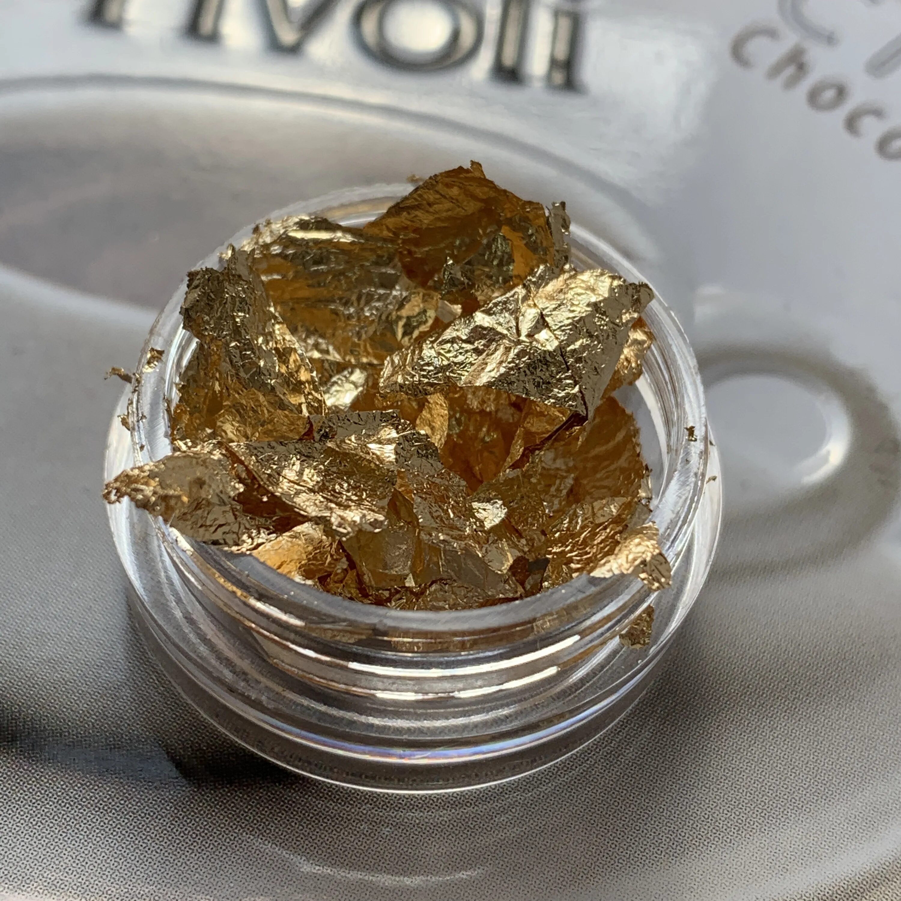 жидкая поталь сусальное золото. поталь в листах. паталь или поталь. поталь сусальное золото. поталь золото.