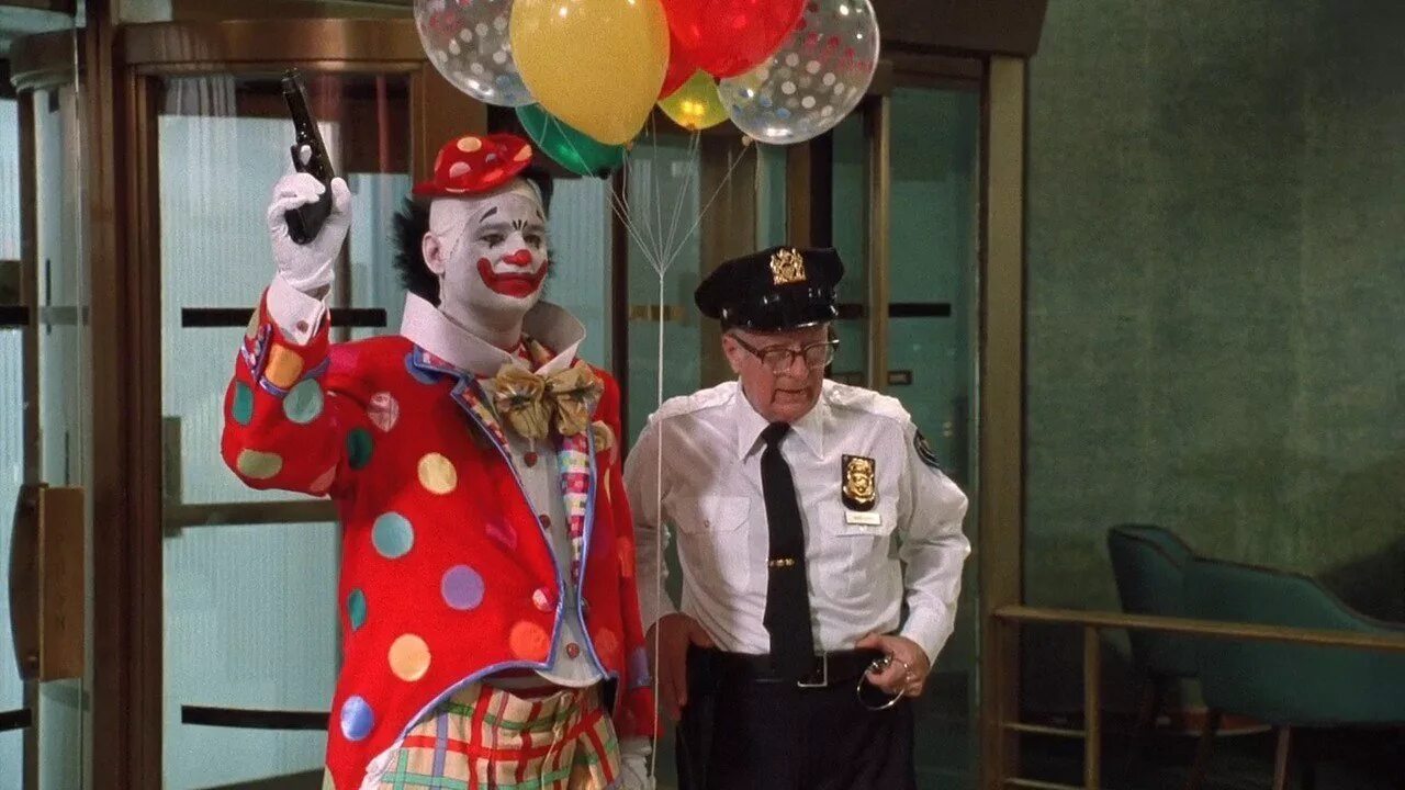 Change movie. Быстрые перемены фильм 1990. билл мюррей быстрые перемены. bill murray клоун. быстрая перемена quick change (1990.