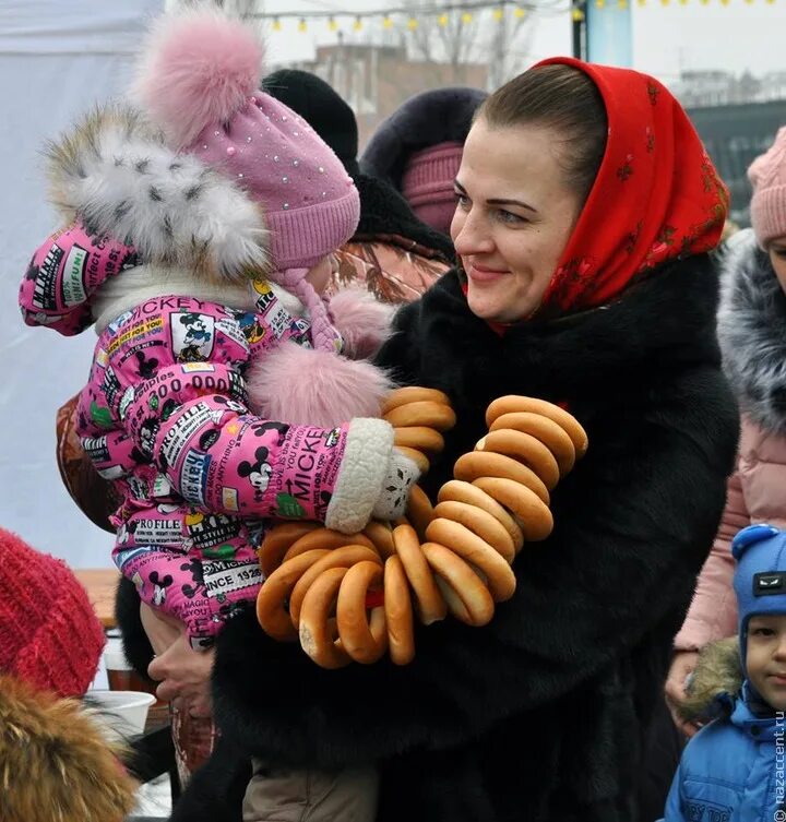 Динамо воронеж масленица. Масленица Воронеж чучело. Фотографии Павловска Воронежской области Масленица.