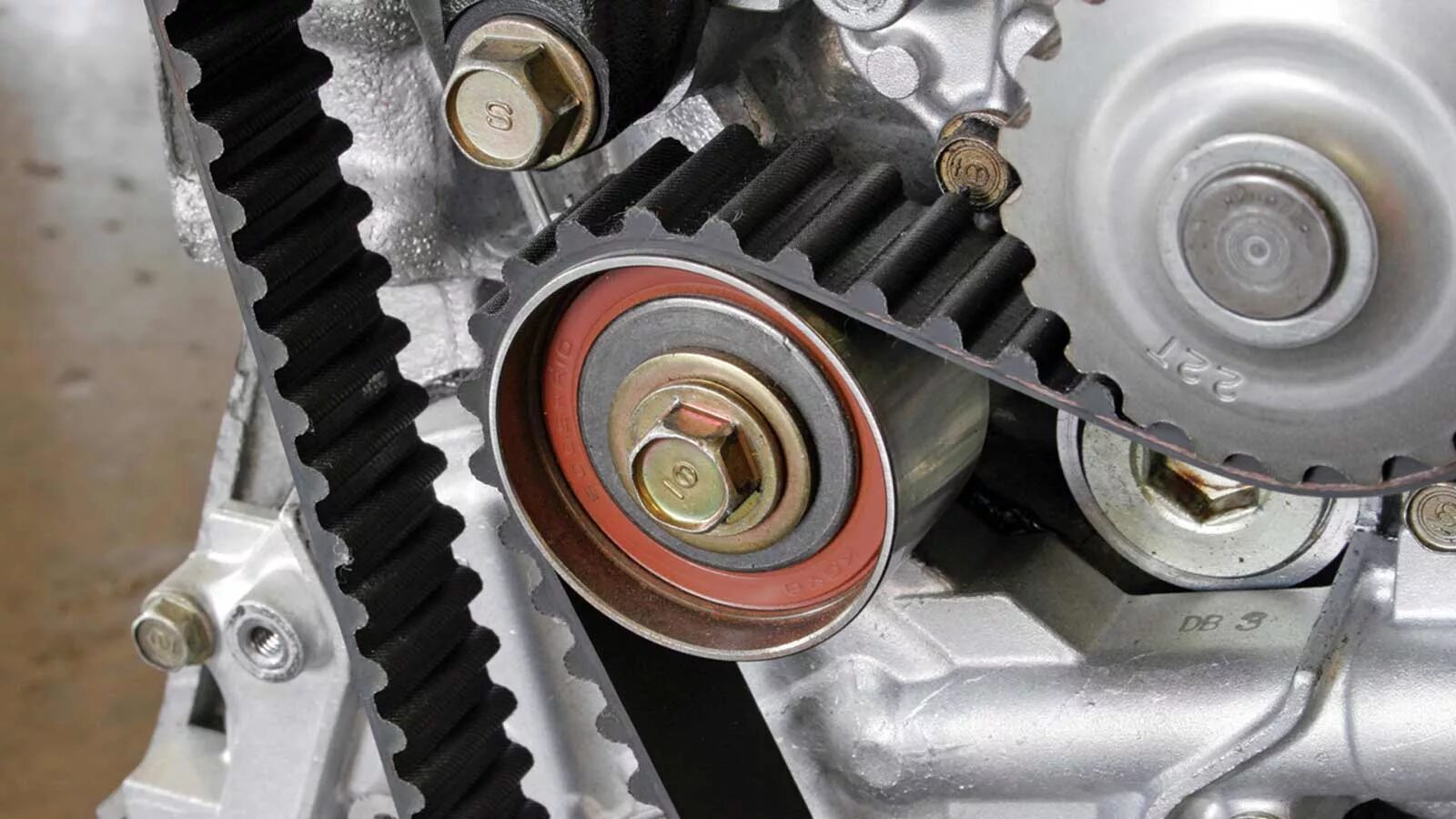 Ремень газораспределения. Замена ремня грм запчасти. Грм. Ремень грм 2. Приводной ремень автомобиля.