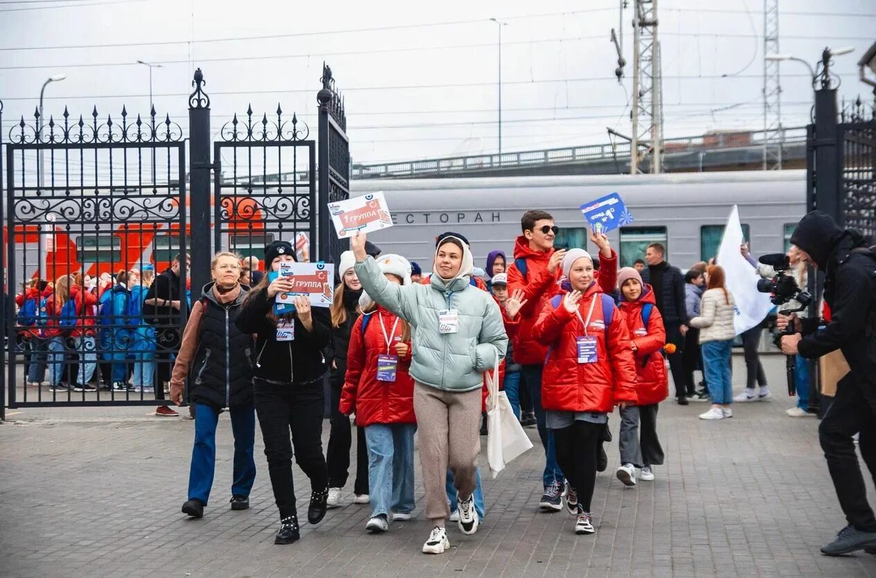 Главные новости за неделю в мире. Поезд путешествие мечты большая перемена. Поезд мечты большая перемена 2022. Путешествие мечты большая перемена в поезде 2022. Молодежные движения официальные.