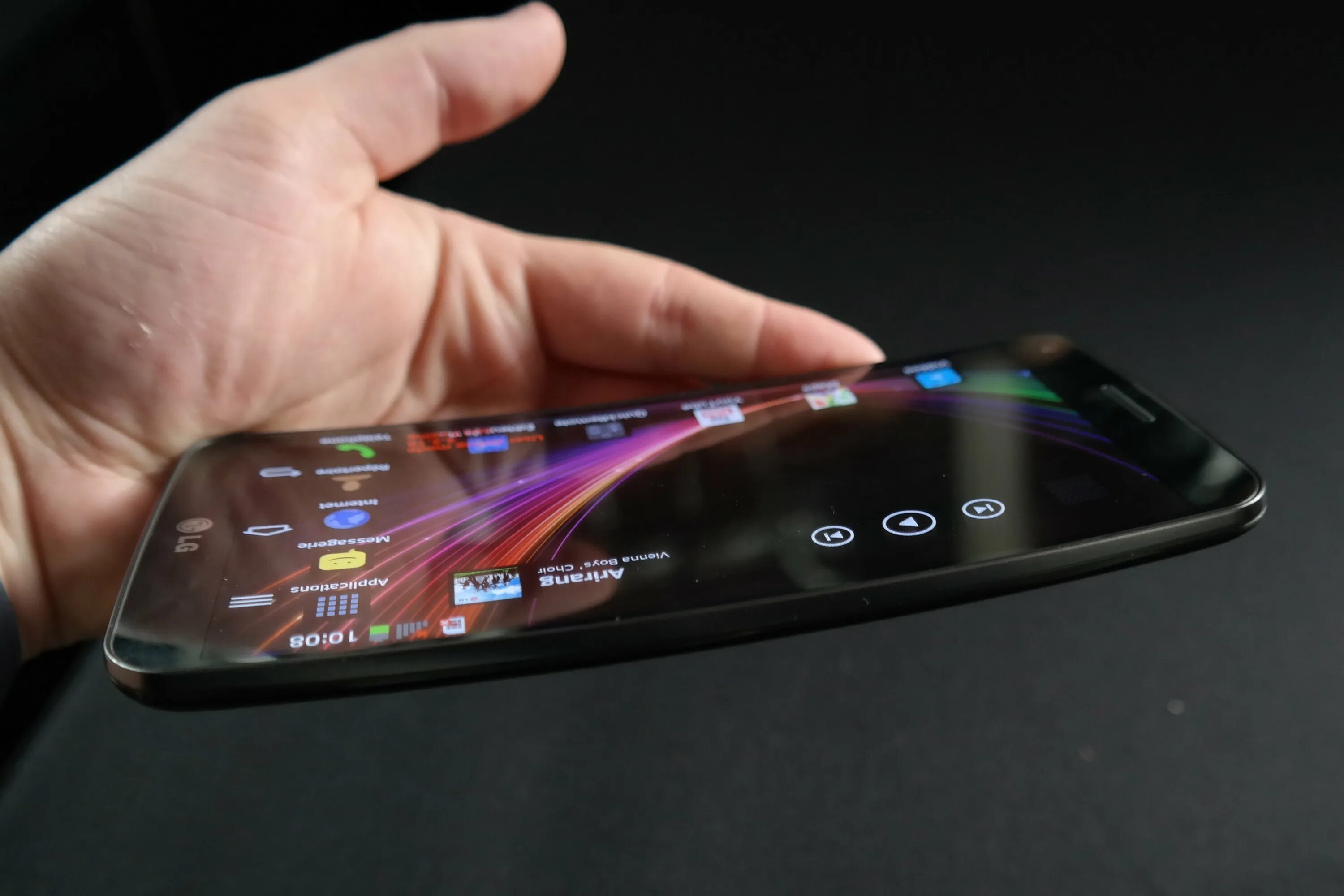 LG G Flex. LG G Flex 3. LG С изогнутым экраном смартфон. LG смартфон изогнутый экран.