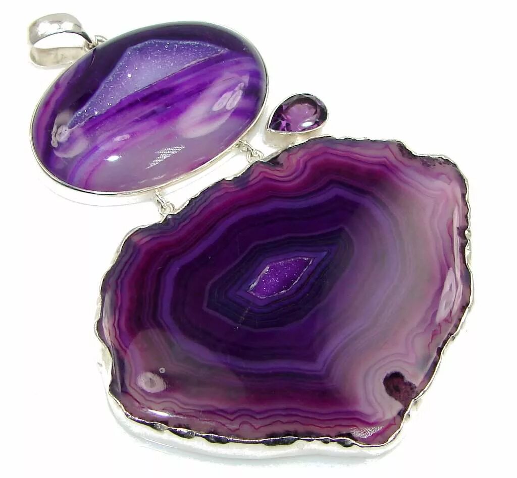 Камни аметист агат. Фиолетовый агат агат. Агат минерал сиреневый. Агат фиолетовый камень.
