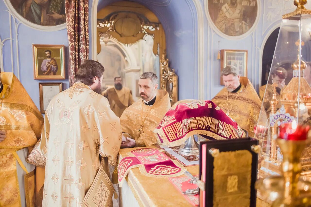 храм живоносный источник расписание службы