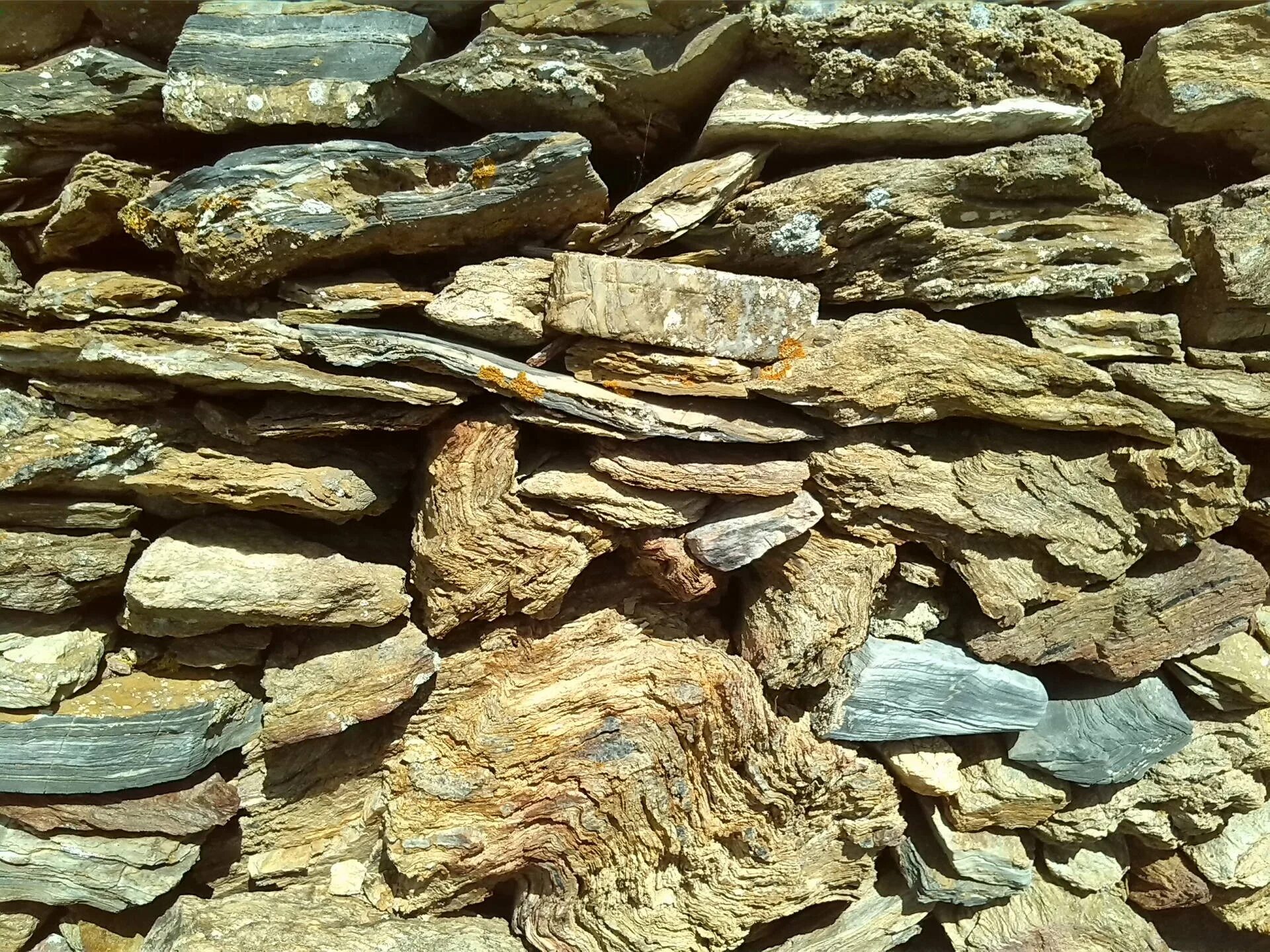 Какая порода камня. Природные каменные материалы. Горные породы. Горные камни. Осадочные камни.