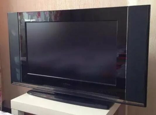 102 дюйма. 102 дюйма. Телевизор лж 107 диагональ. Телевизор киви 102 диагональ. Ue40es8000.