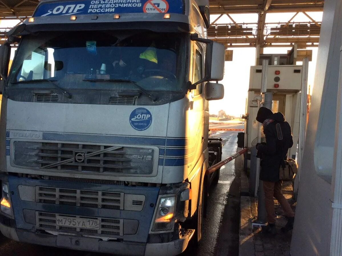 перевозчики собственники фуры спб. дальнобойщики петербурга. платную дорогу для дальнобойщиков. петербурге дальнобой. дальнобойщик санкт петербург.