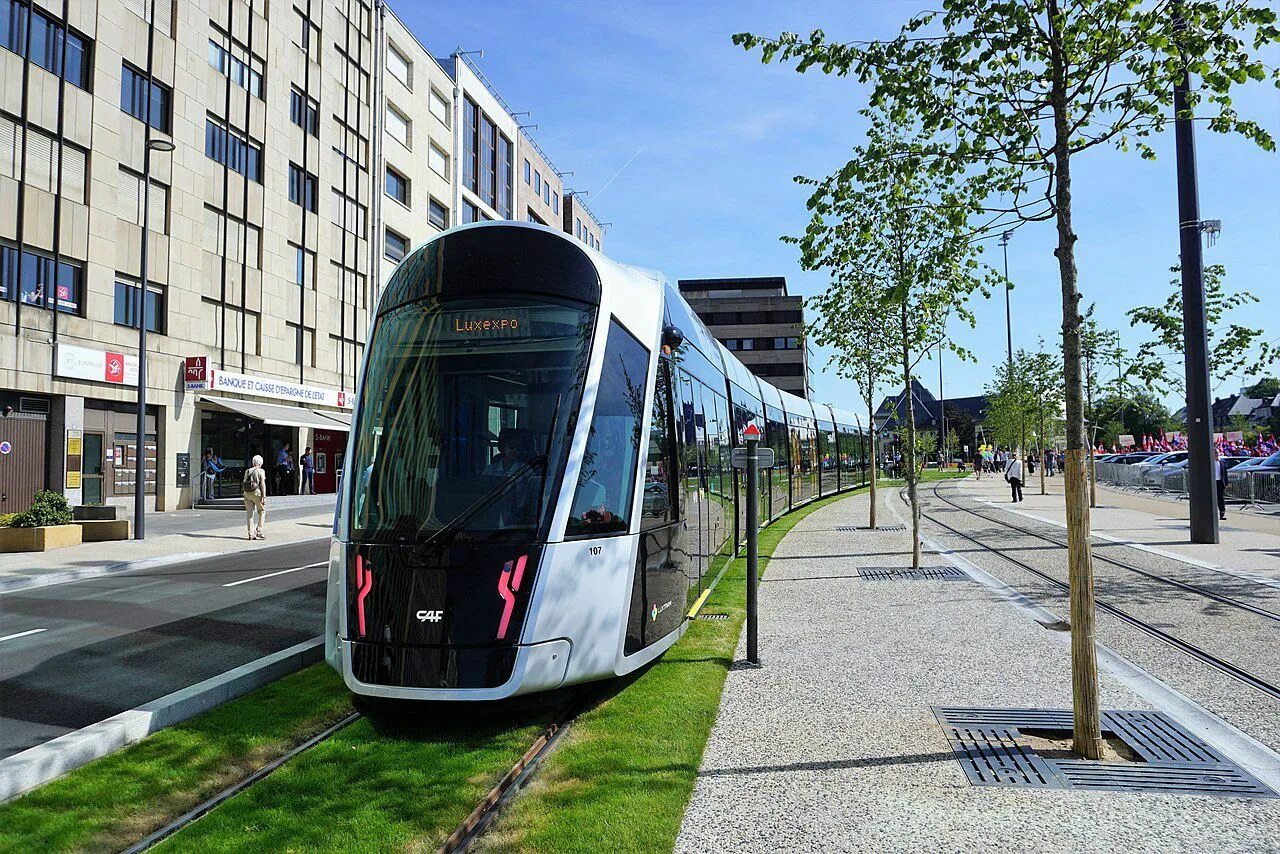 Public transportation. Трамвай Люксембург. Люксембург общественный транспорт. Трамвай Luxembourg tram. Синара Таганрог трамвай.