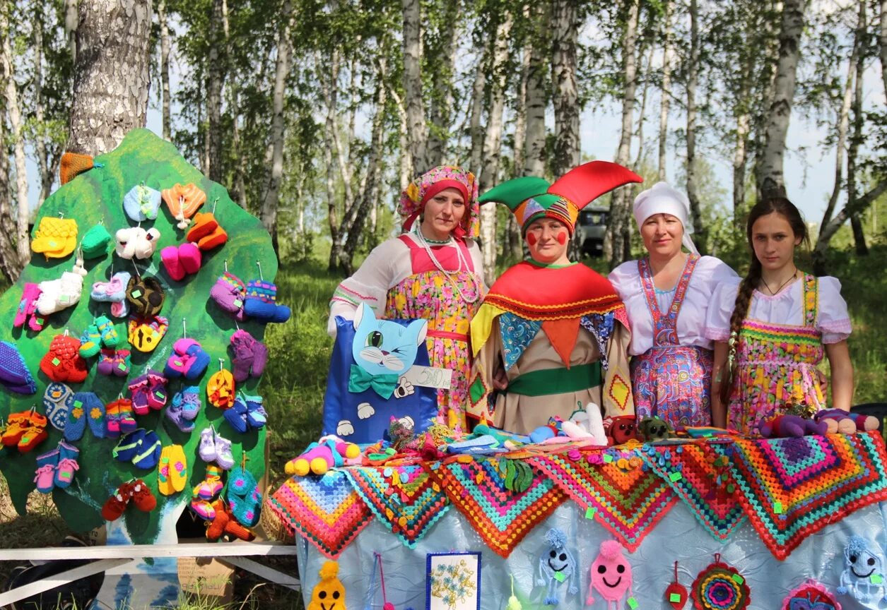 Сценарий национальный культур. Ярмарка в русском народном стиле. Гуляние в народном стиле. Троица ярмарка. Ярмарка народного творчества.