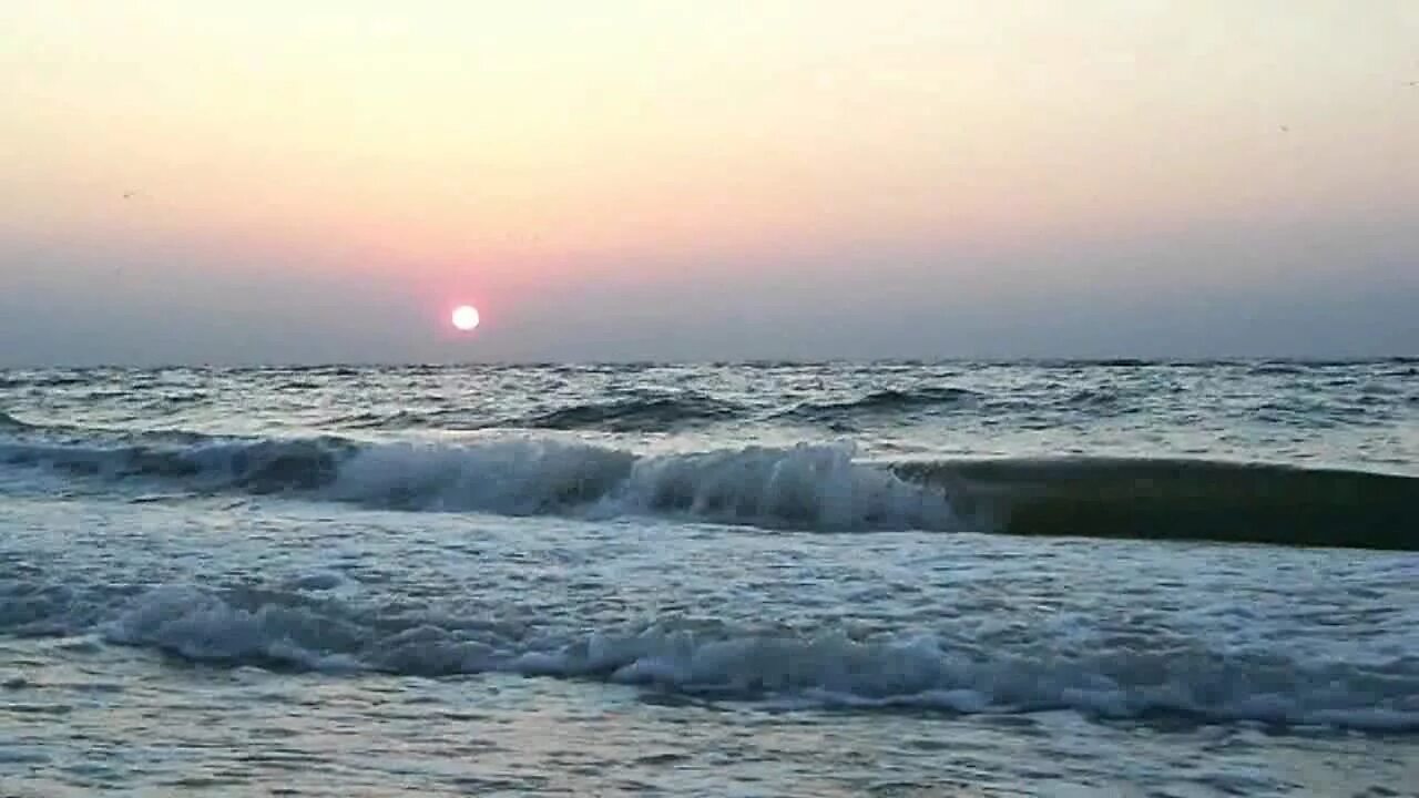 Природа слушать море. Шум моря. Видео моря со звуком. Вид на море и шум моря. Шум моря и дождя.