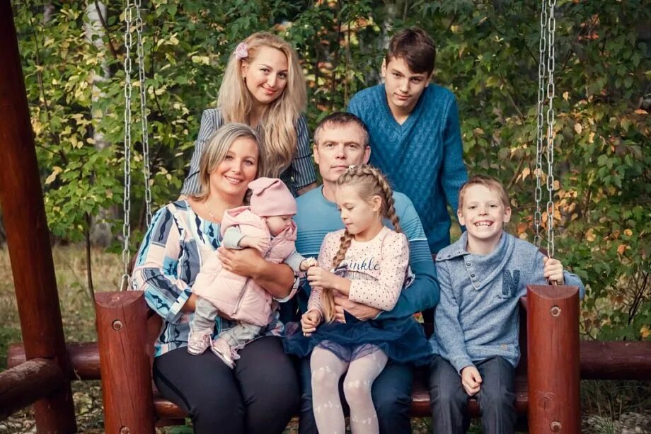Семья года владимирская область. Молодая семья владимирская область. Вручение сертификатов на жилье молодым семьям в бурятии 2008 год эповы. Всероссийский конкурс «семья года» с награждением семей-победителей. Молодая семья владимирская область.