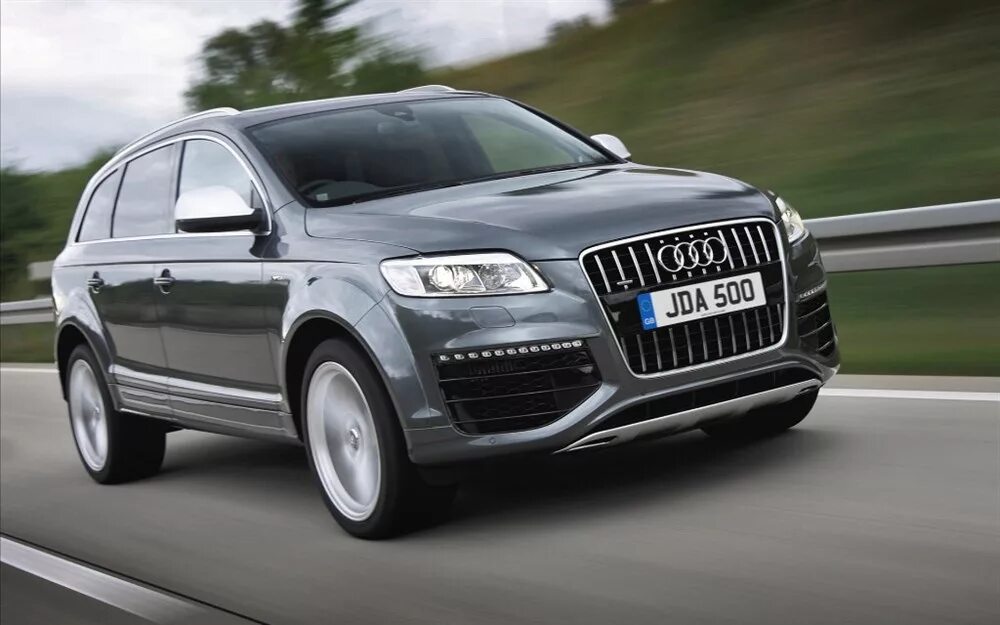 Ауди ку7 бу купить. Audi q7. Ауди джип q7. Audi q6 и q7. Ауди джип q7 новый.