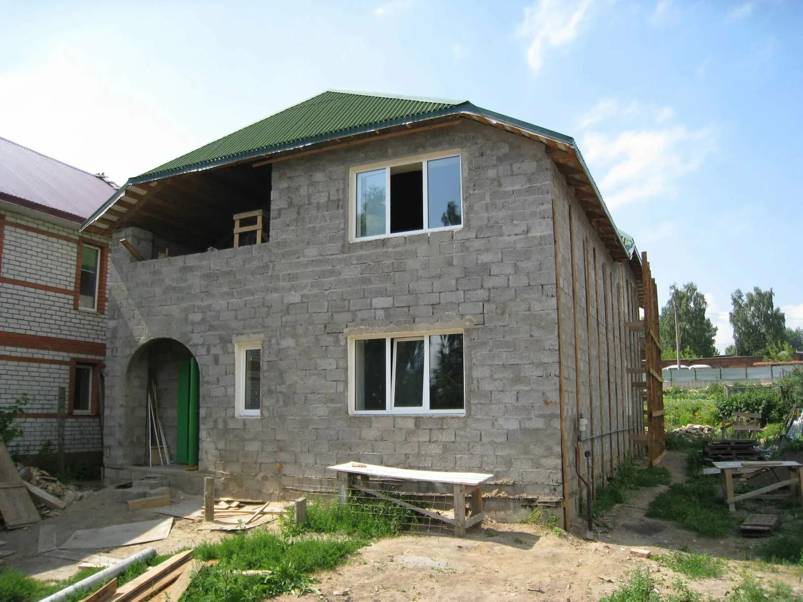 Шлакоблок дом. Дом с газоблока. Постройки из керамзитобетонных блоков. Двухэтажный дом из пескоблока. Современный дом из шлакоблока.