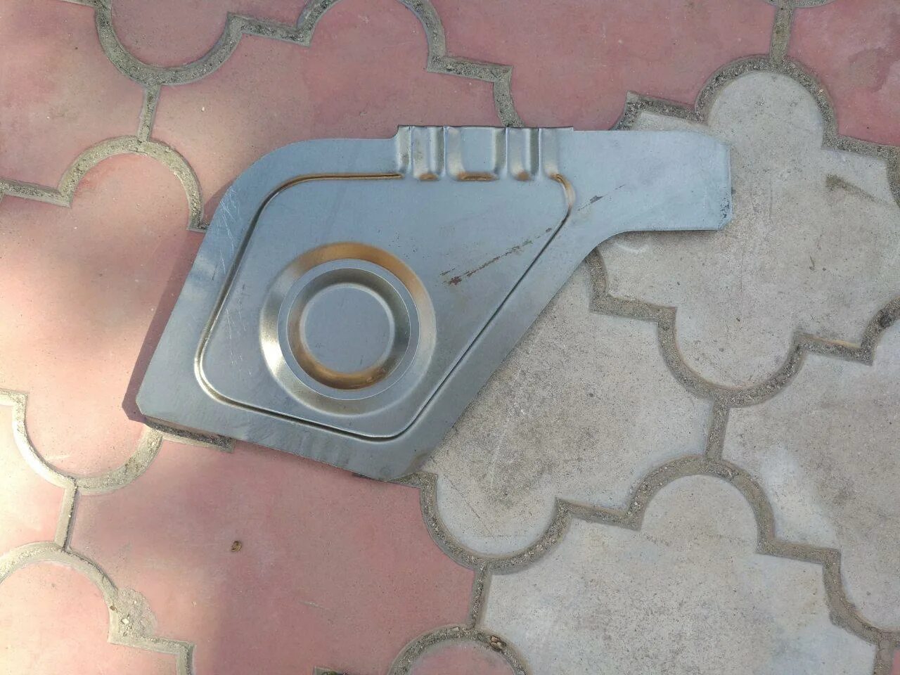 Поддомкратник 2110. Поддомкратник 2110. Поддомкратник 2110. Заглушка в поддомкратник ваз 2110. Поддомкратник ваз 2110 передний правый.